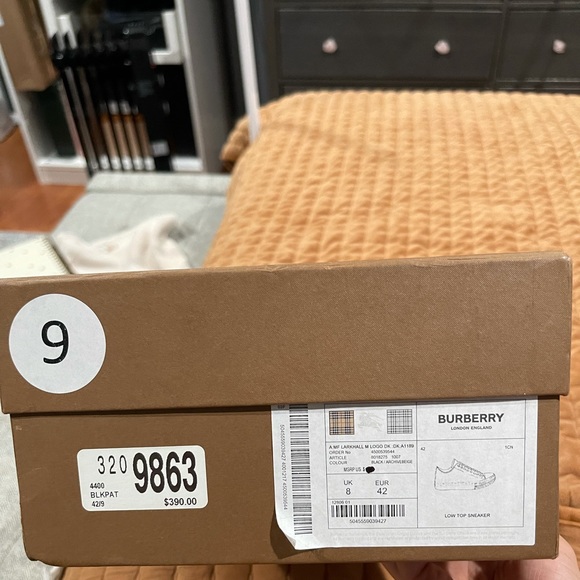 Burberry genlty used sneakers almost brand new order wrong size - Picture 5 of 5